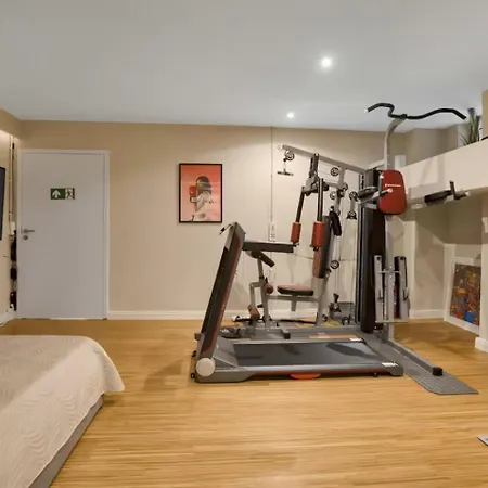 アパート Large, Comfortable And Luxurious Flat In Center, Prenzlauer Berg ベルリン